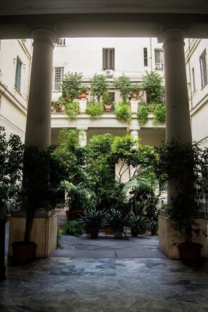 Property grounds - Civico7 (Naples)