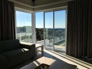 Family House, 4 Bedrooms | Living area