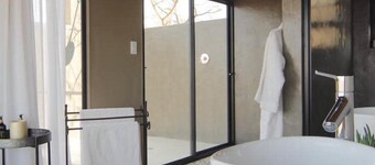 Kifaru Luxury Lodge & Bush Camp