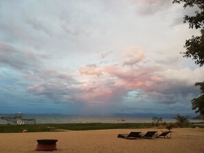 Beach/ocean view - Norman Carr Cottage (Monkey Bay)