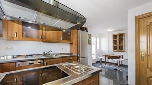 Unclassified image, 2 of 18, button - Fabulous Penthouse Prime Location. 3 Bd & Private Terrace & Views to Alhambra. Ático Plaza Nueva (Granada)