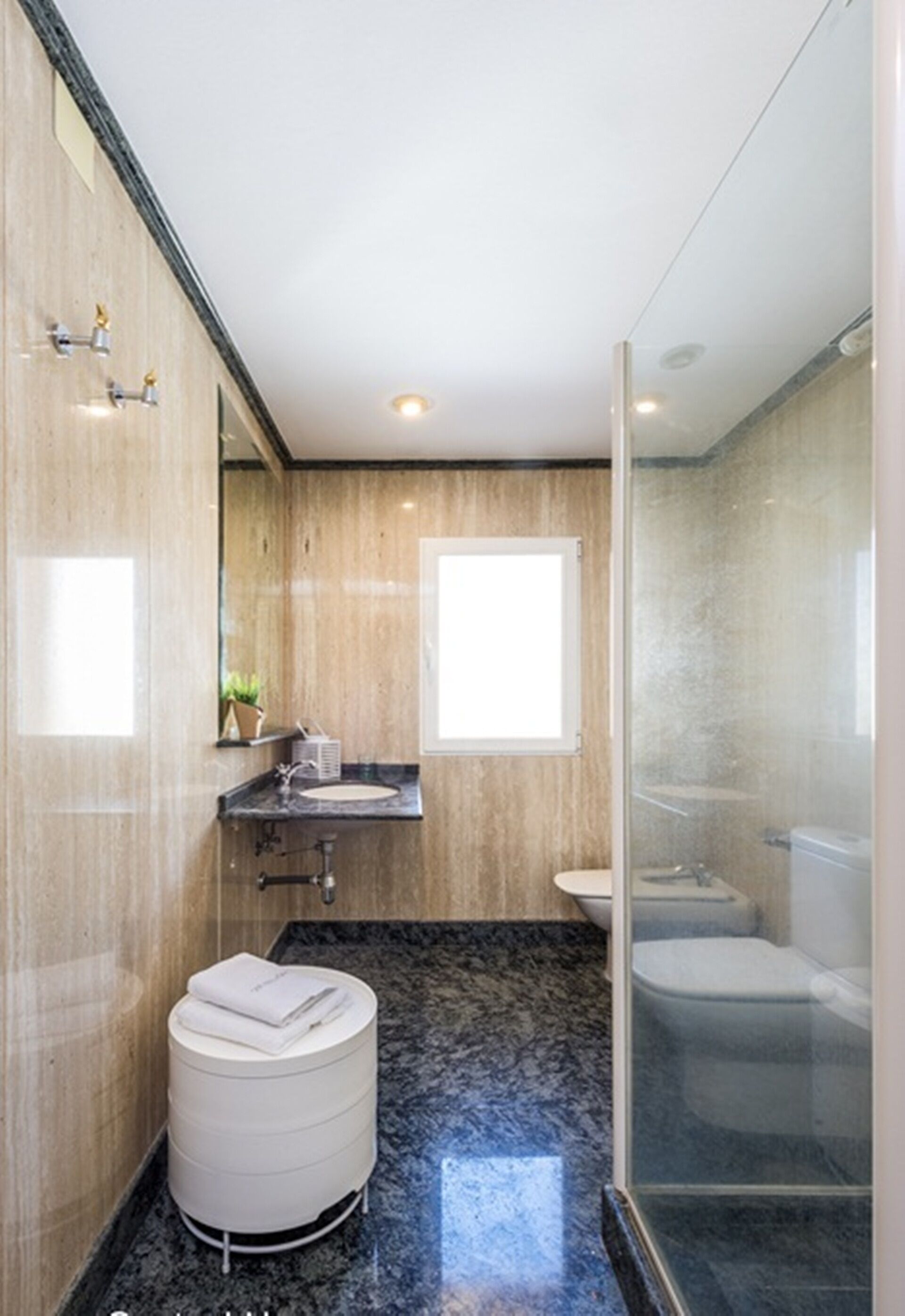 Apartment, 3 Bedrooms | Bilik Mandi | Tab mandi dan pancuran berasingan, tab mandi rendaman dalam 