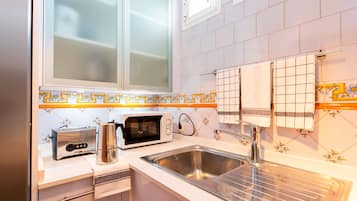 Apartment (4 Bedrooms) | Private kitchen