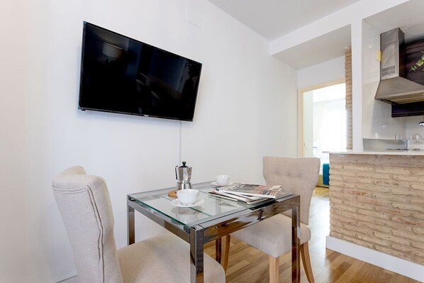 Appartement (1 Bedroom) | Restauration dans la chambre