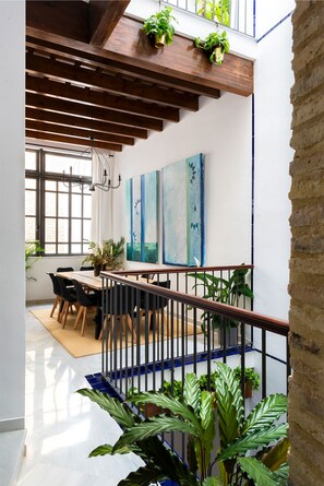 Appartement (4 Bedrooms) | Restauration dans la chambre