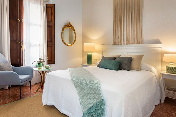 Appartement (4 Bedrooms) | 4 chambres, ameublement personnalisé, chambres insonorisées
