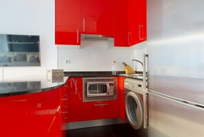 Apartment, 1 Bedroom | Private kitchen