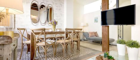 Apartment (3 Bedrooms) | Living area | 32-inch TV with cable channels