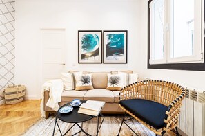 32-inch TV with cable channels