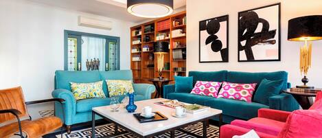 Apartment (4 Bedrooms) | Front of property