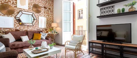 公寓 (3 Bedrooms) | 起居区 | 32-英寸电视(配备有线频道)