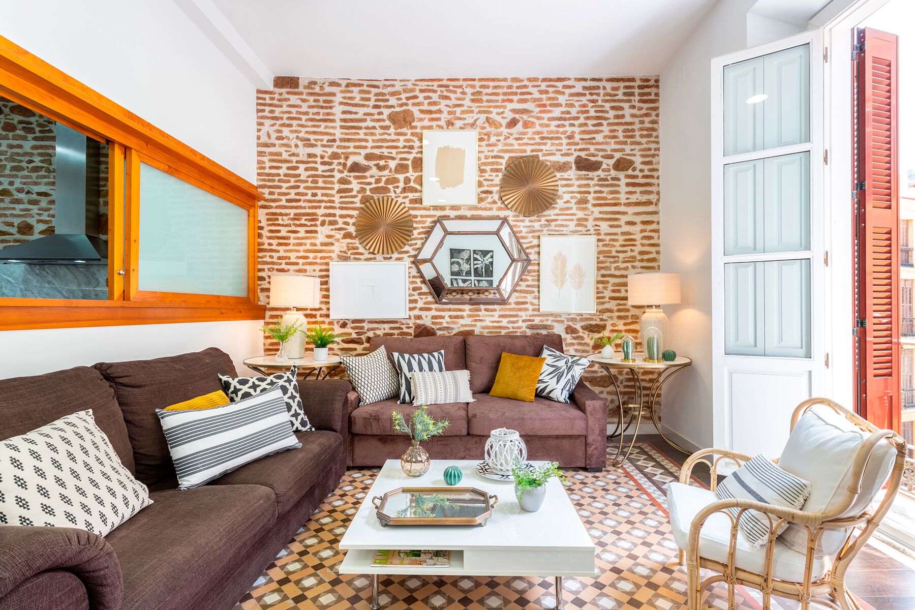 Apartment (3 Bedrooms) | Living area | 32-inch TV with cable channels