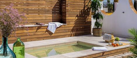 Apartment (2 Bedrooms) | Pool