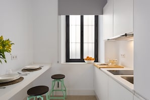 Apartment (0 Bedroom) | Private kitchen