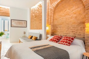 Apartment (1 Bedroom) | 1 bedroom, soundproofing, iron/ironing board, free WiFi - Genteel Home Santa Teresa (Seville)