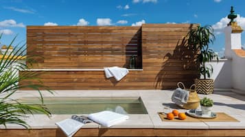 Piscina externa sazonal