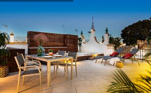 Apartment (2 Bedrooms) | Terrace/patio - Genteel Home Santa Teresa (Seville)