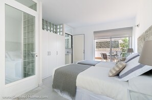 Apartment (2 Bedrooms) | Soundproofing, iron/ironing board, free WiFi, bed sheets
