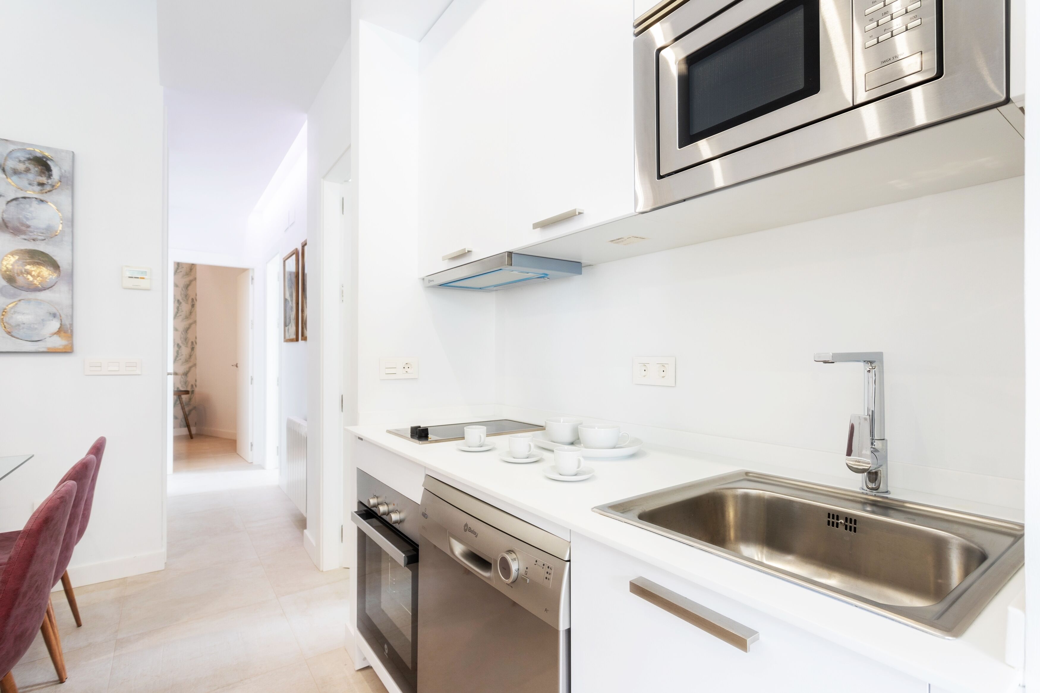 公寓 (4 Bedrooms) | 私人廚房 | 大型冰箱、微波爐、烤箱、爐台