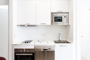 Apartment (4 Bedrooms) | Private kitchen