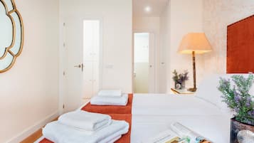 Apartment (2 Bedrooms) | 2 bedrooms, iron/ironing board, free WiFi, bed sheets