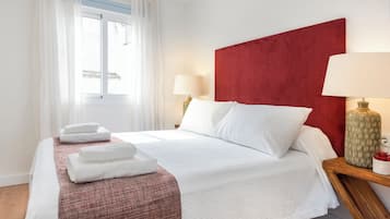 Apartamento (2 Bedrooms) | 2 quartos, ferros/tábuas de passar roupa, Wi-Fi de cortesia