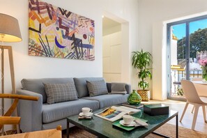 Apartment (2 Bedrooms) | Living room
