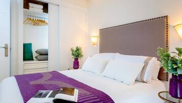 1 habitación, tabla de planchar con plancha, wifi gratis y ropa de cama