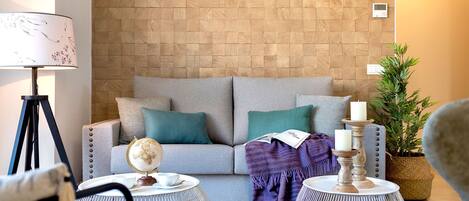 公寓 (1 Bedroom) | 起居區 | 32-吋電視,提供有線頻道