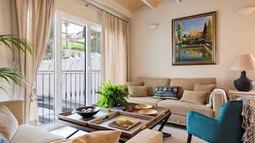 Apartment, 3 Schlafzimmer | Wohnzimmer