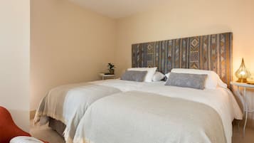 Apartment (4 Bedrooms) | 4 bedrooms, iron/ironing board, free WiFi, bed sheets