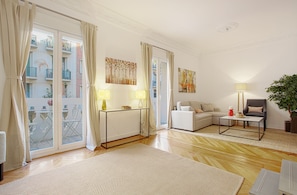 Apartment, 2 Bedrooms | Living room