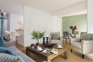 公寓 (3 Bedrooms) | 客廳 | 32 吋平面電視連有線電視頻道、電視