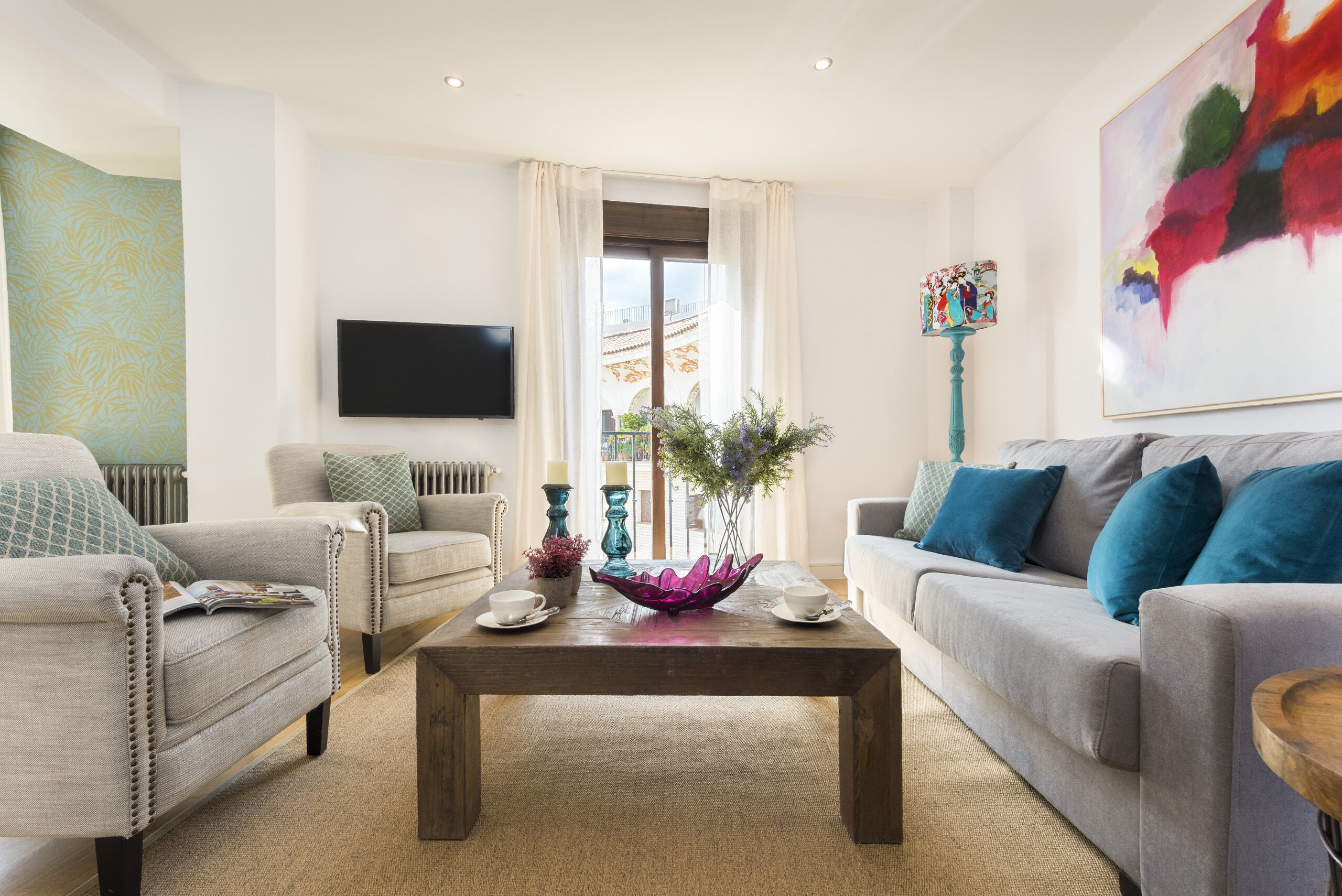 Apartment (3 Bedrooms) | Wohnzimmer | 32-Zoll-Flachbildfernseher mit Kabelempfang, Fernseher