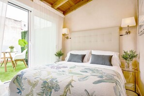 Apartamento (3 Bedrooms) | 3 quartos, individualmente mobiliados, quartos à prova de som