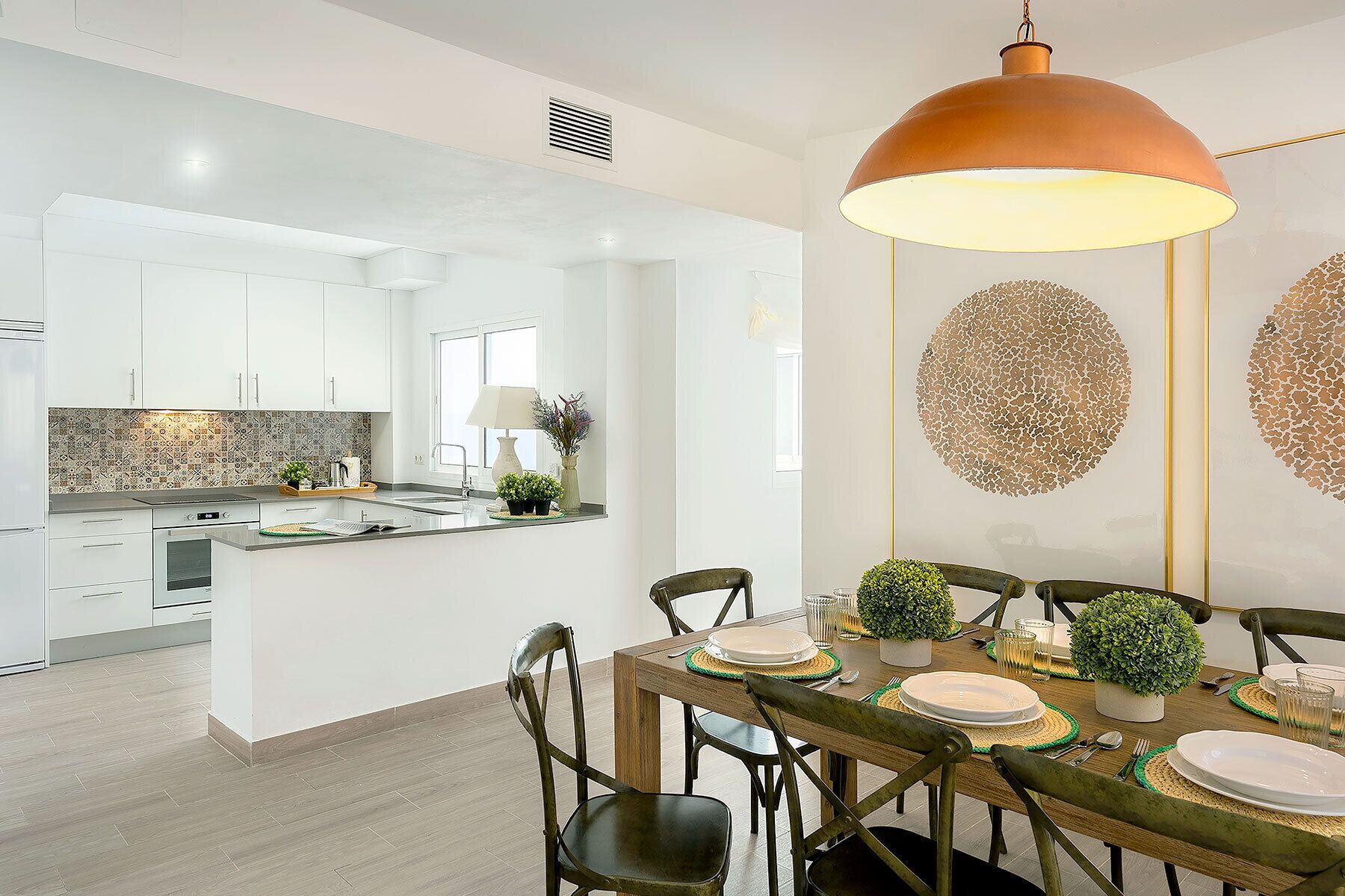 Leilighet (3 Bedrooms) | Eget kjøkken | Kjøleskap, mikrobølgeovn, ovn og kokeplater