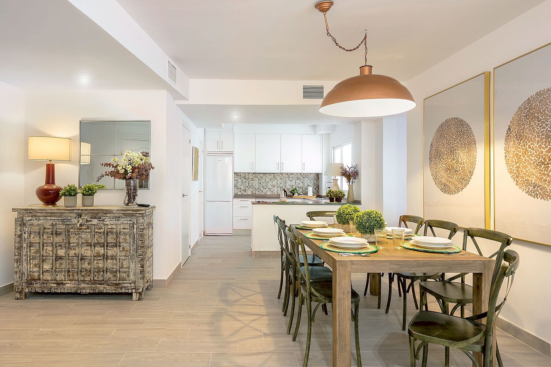 Căn hộ (3 Bedrooms) | Khu vực ăn uống tại phòng