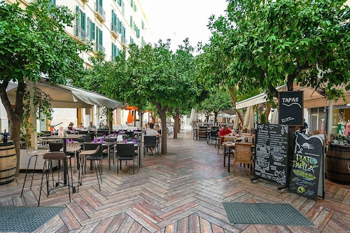 Genteel Home Plaza de las Flores