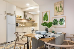 Apartment (2 Bedrooms) | In-room dining