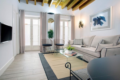 Genteel Home Padre Marchena