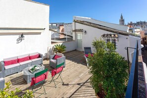 Apartment (2 Bedrooms) | Balkon