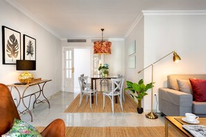 Apartment (3 Bedrooms) | Living room - Luxury 3 Bd Apartment Next to the Cathedral. Constitución III (Seville)