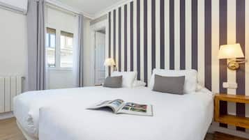 1 habitación, tabla de planchar con plancha, wifi gratis y ropa de cama