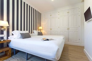 อพาร์ทเมนท์ (1 Bedroom) | 1 ห้องนอน, เตารีด/โต๊ะรีดผ้า, Wi-Fi ฟรี, ผ้าปูที่นอน