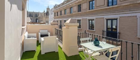 Apartment (1 Bedroom) | Balcony