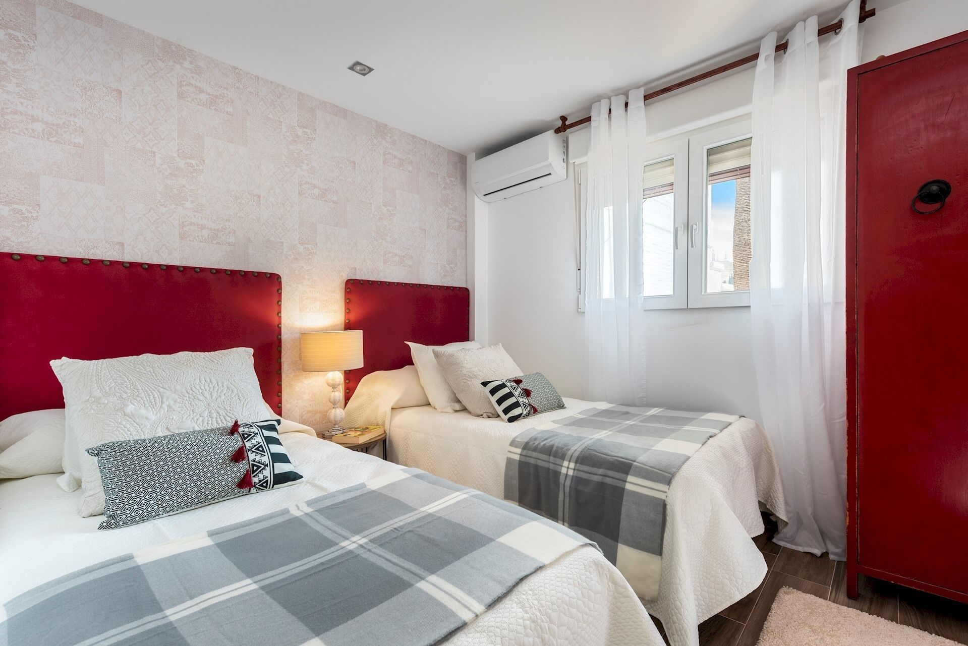 Ferienhaus (5 Bedrooms) | 5 Schlafzimmer, Bügeleisen/Bügelbrett, kostenloses WLAN, Bettwäsche