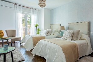 Talo (5 Bedrooms) | 5 makuuhuonetta, silitysrauta/-lauta, ilmainen Wi-Fi, vuodevaatteet