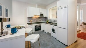 Apartemen (2 Bedrooms) | Dapur pribadi