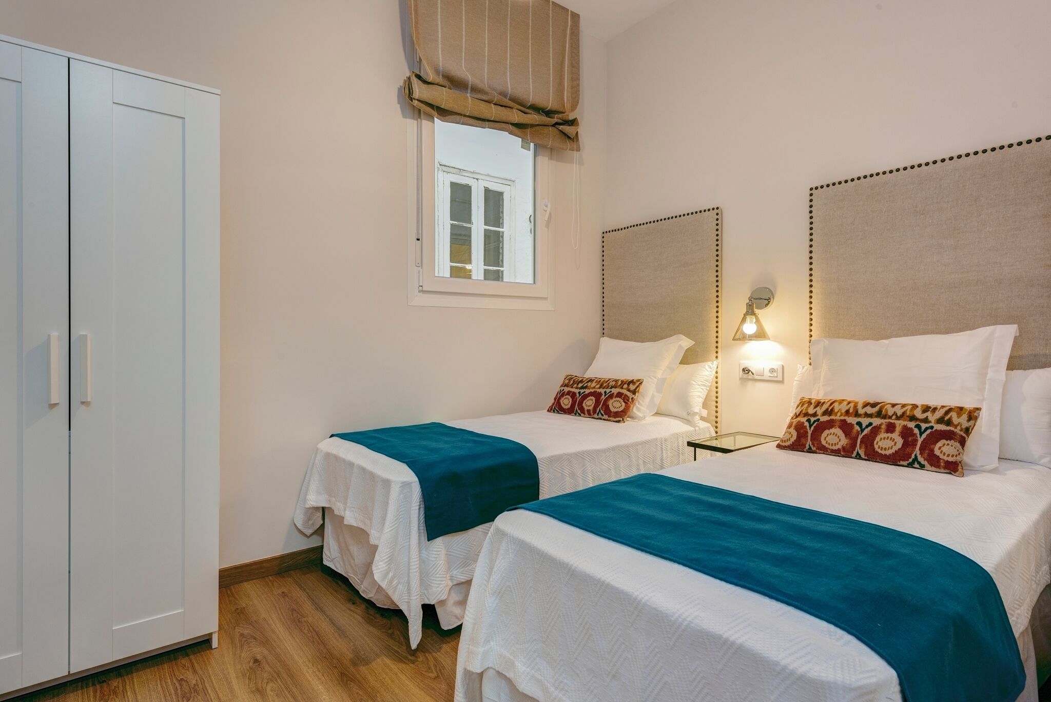 Apartment (2 Bedrooms) | 2 Schlafzimmer, Bügeleisen/Bügelbrett, kostenloses WLAN, Bettwäsche