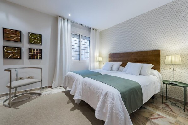 Apartment (2 Bedrooms) | 2 bedrooms, iron/ironing board, free WiFi, bed sheets